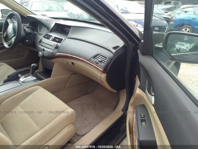 Photo 4 VIN: 1HGCP2F75BA069788 - HONDA ACCORD SDN 