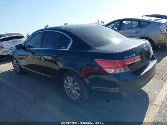 Photo 2 VIN: 1HGCP2F75BA070357 - HONDA ACCORD 