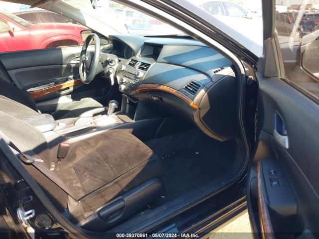 Photo 4 VIN: 1HGCP2F75BA070357 - HONDA ACCORD 