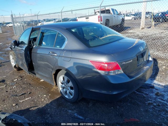 Photo 2 VIN: 1HGCP2F76AA002406 - HONDA ACCORD 