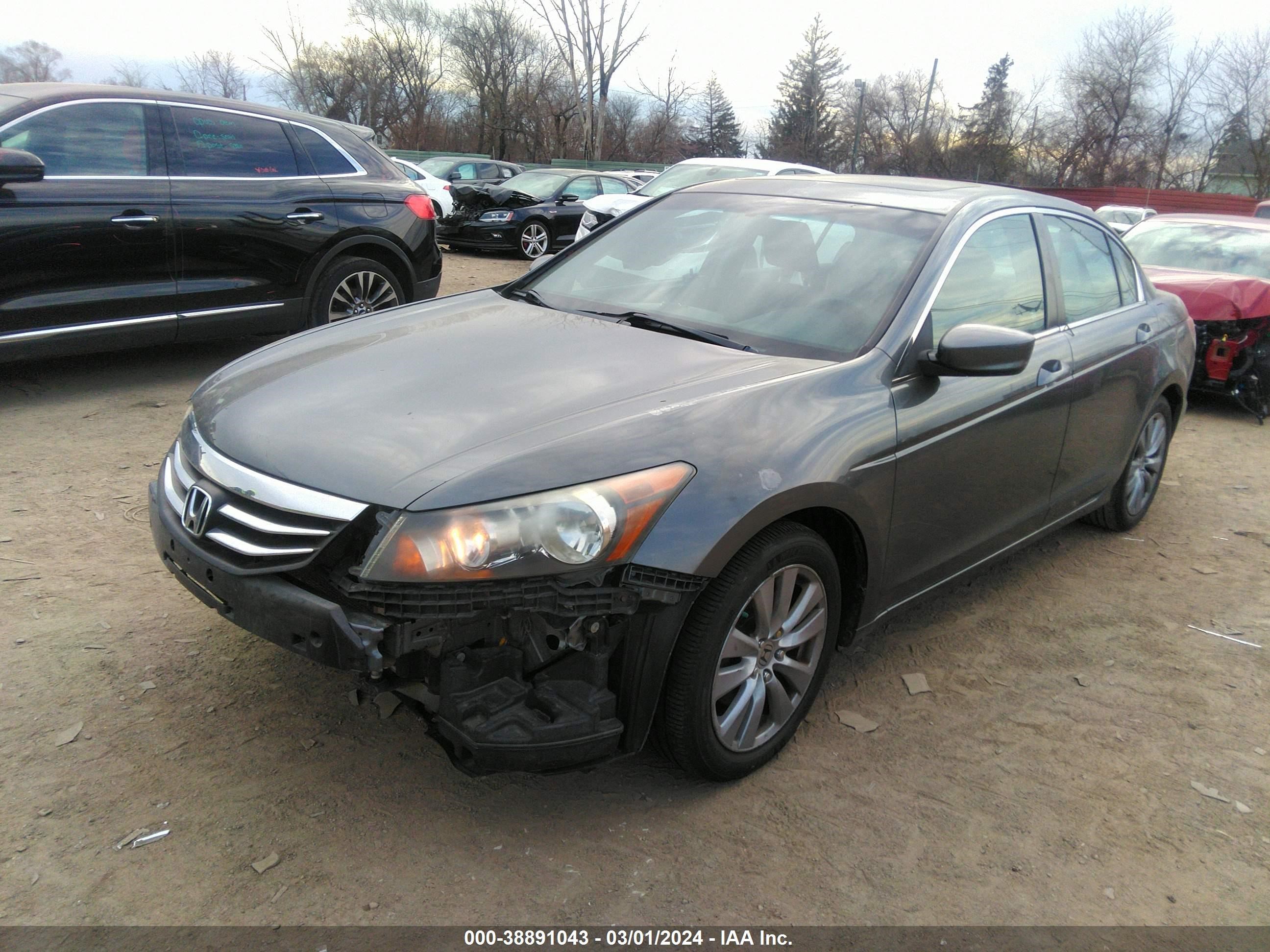 Photo 1 VIN: 1HGCP2F76BA089631 - HONDA ACCORD 