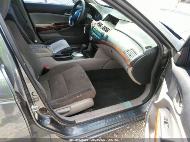 Photo 4 VIN: 1HGCP2F76BA118500 - HONDA ACCORD SDN 