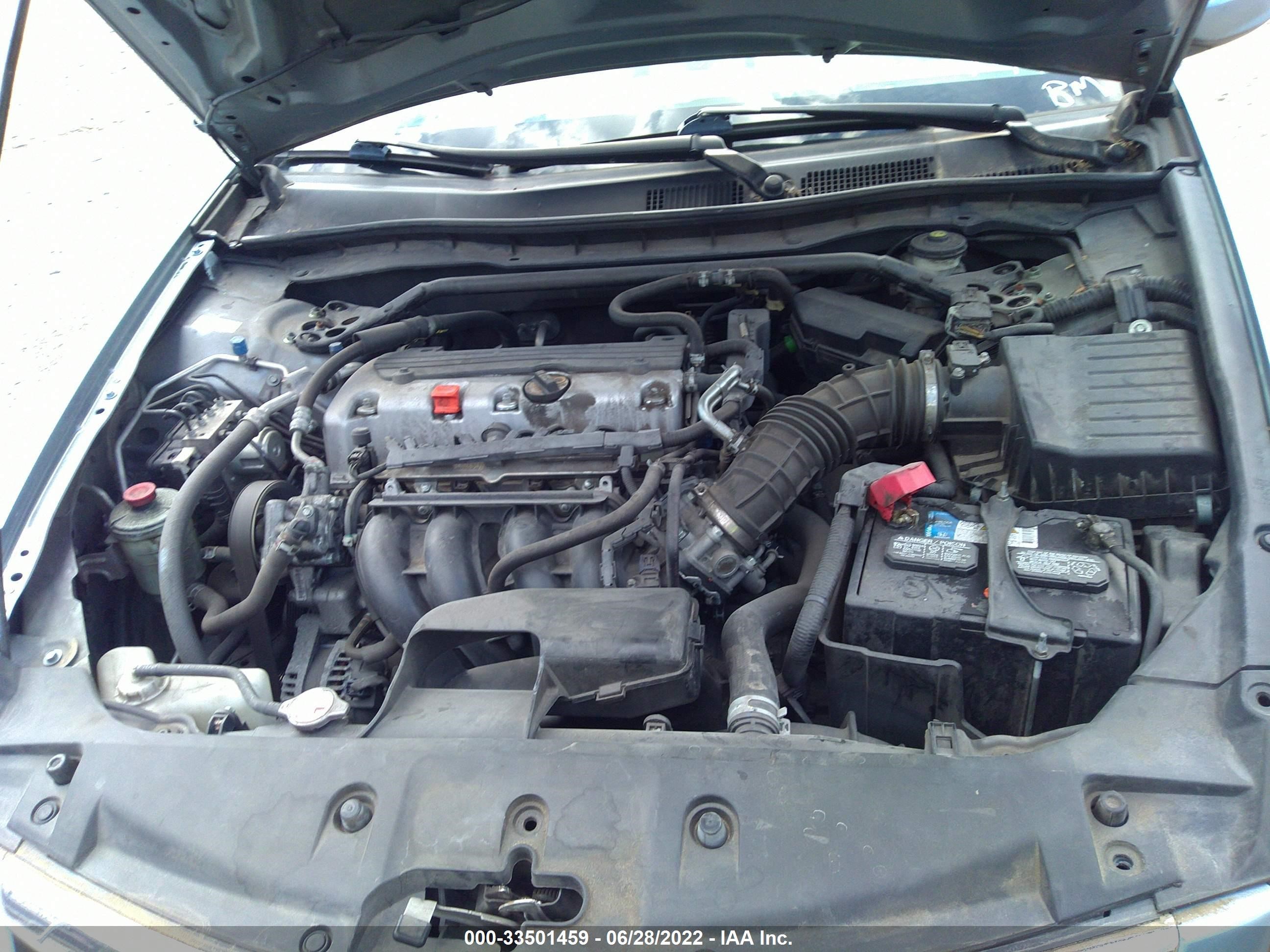 Photo 9 VIN: 1HGCP2F76CA013330 - HONDA ACCORD 