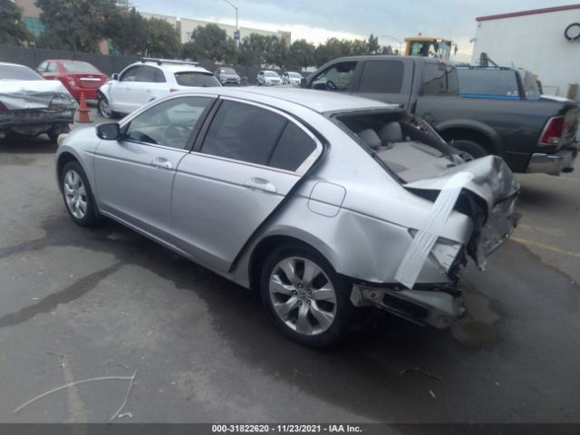 Photo 2 VIN: 1HGCP2F77AA004374 - HONDA ACCORD SDN 