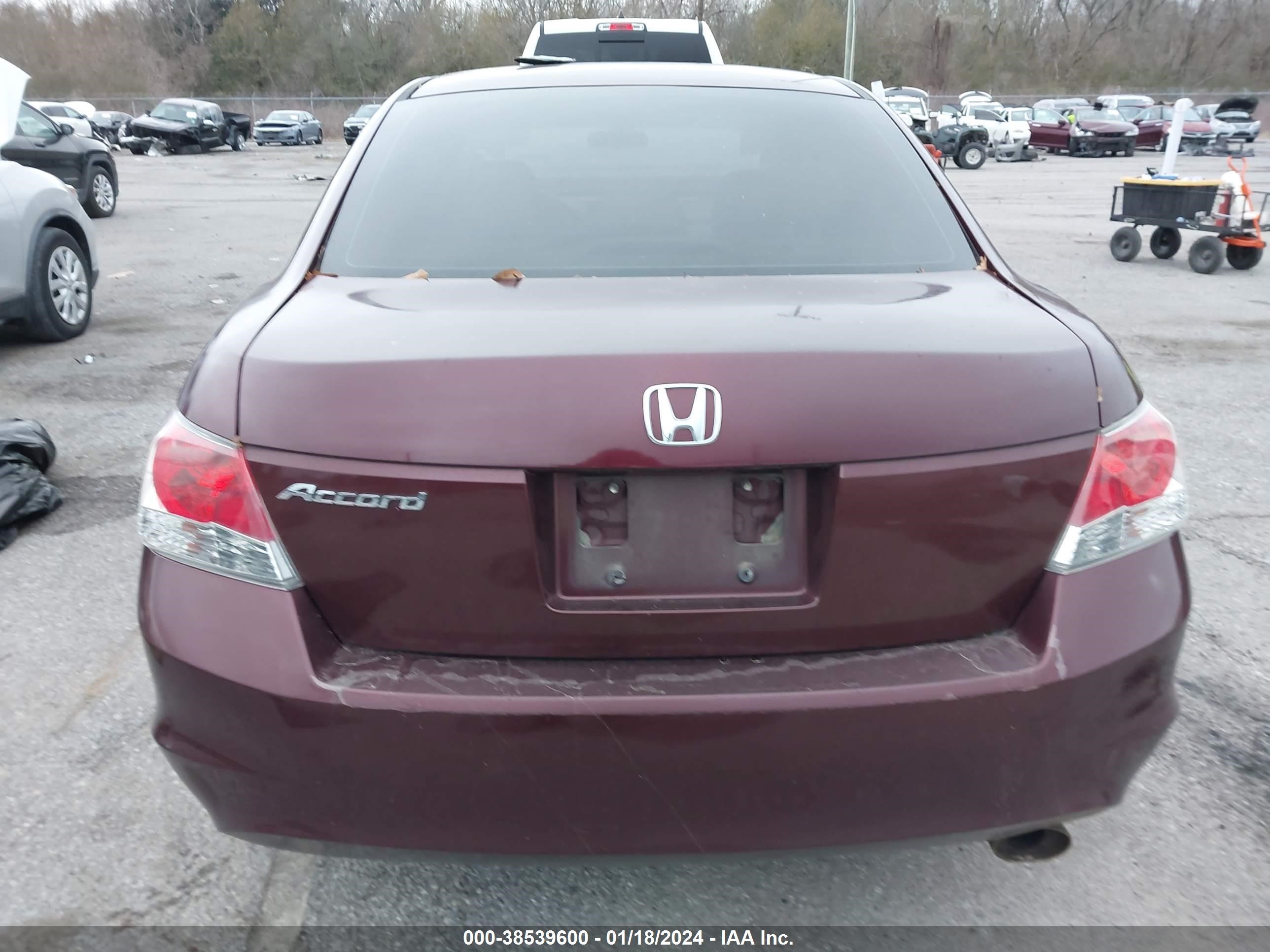 Photo 15 VIN: 1HGCP2F77AA040999 - HONDA ACCORD 