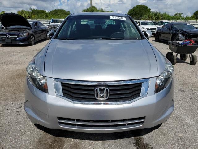 Photo 4 VIN: 1HGCP2F77AA085179 - HONDA ACCORD 