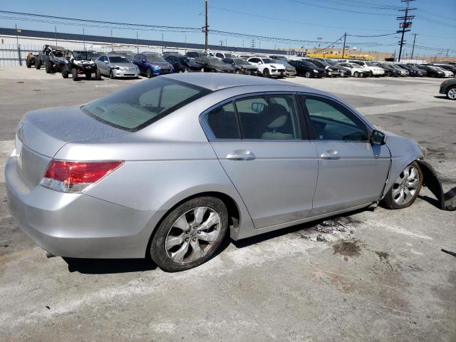 Photo 2 VIN: 1HGCP2F77AA114616 - HONDA ACCORD EX 