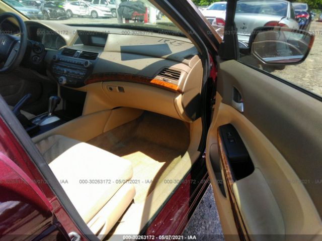 Photo 4 VIN: 1HGCP2F77AA140536 - HONDA ACCORD SDN 