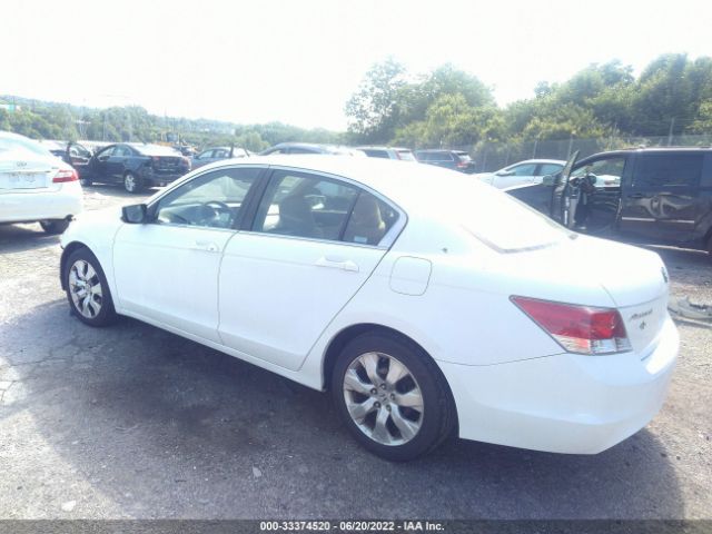 Photo 2 VIN: 1HGCP2F77AA143274 - HONDA ACCORD SDN 