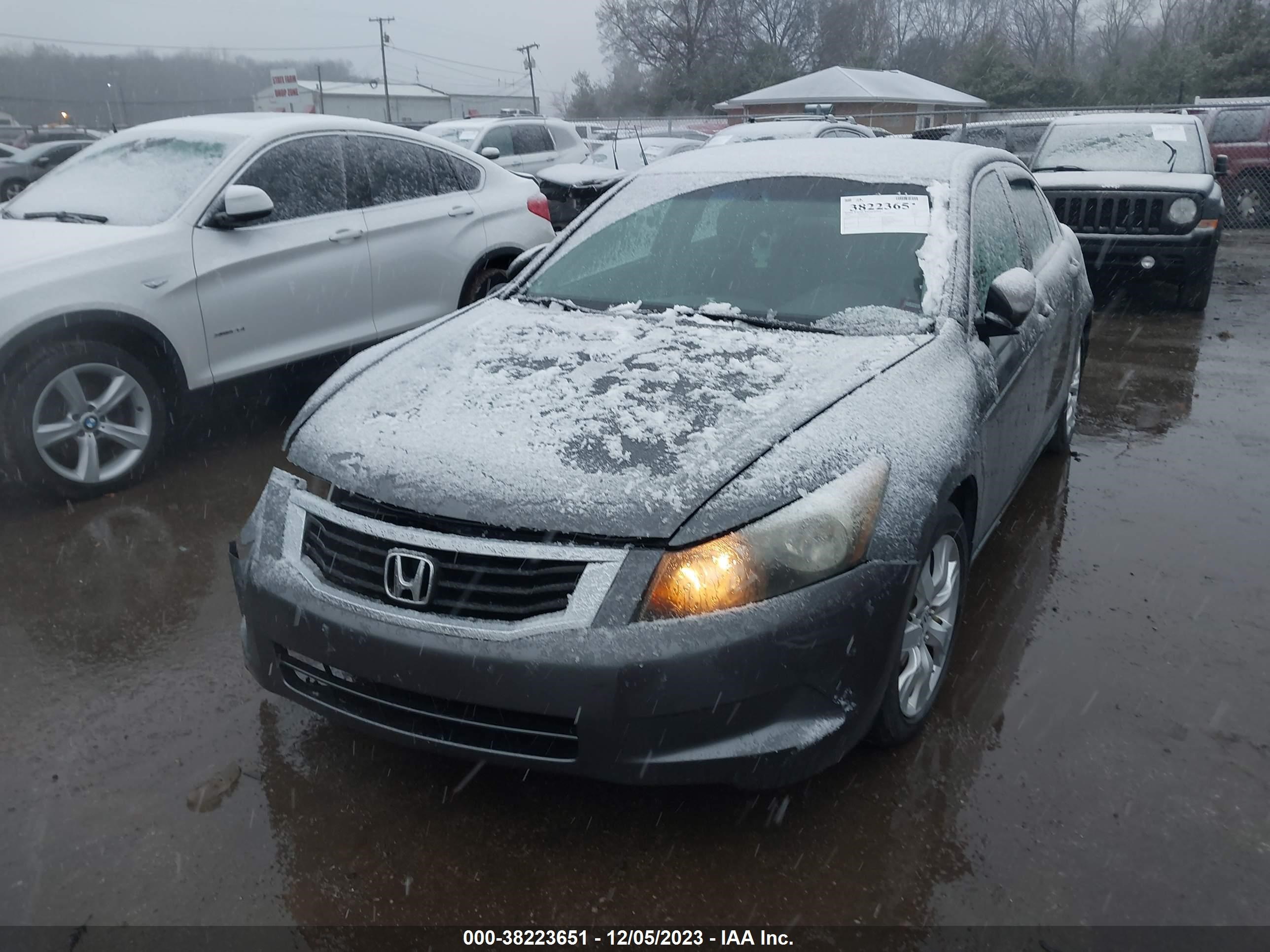 Photo 1 VIN: 1HGCP2F77AA194371 - HONDA ACCORD 