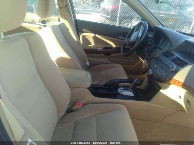 Photo 4 VIN: 1HGCP2F78AA014122 - HONDA ACCORD SDN 