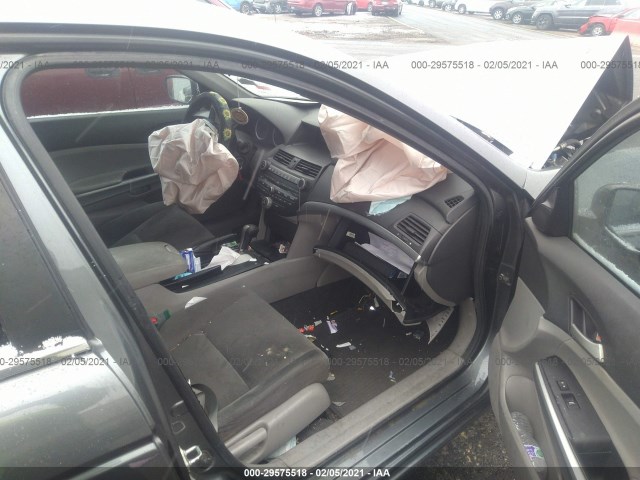 Photo 4 VIN: 1HGCP2F78AA102619 - HONDA ACCORD SDN 