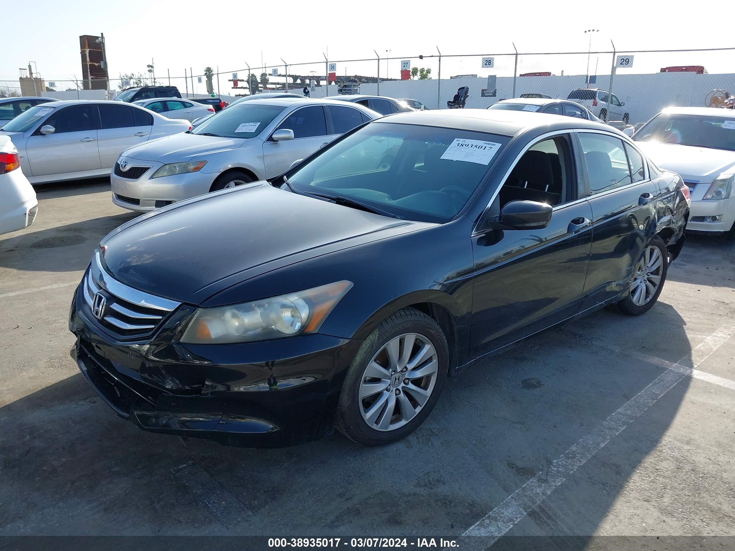 Photo 1 VIN: 1HGCP2F78BA123794 - HONDA ACCORD 