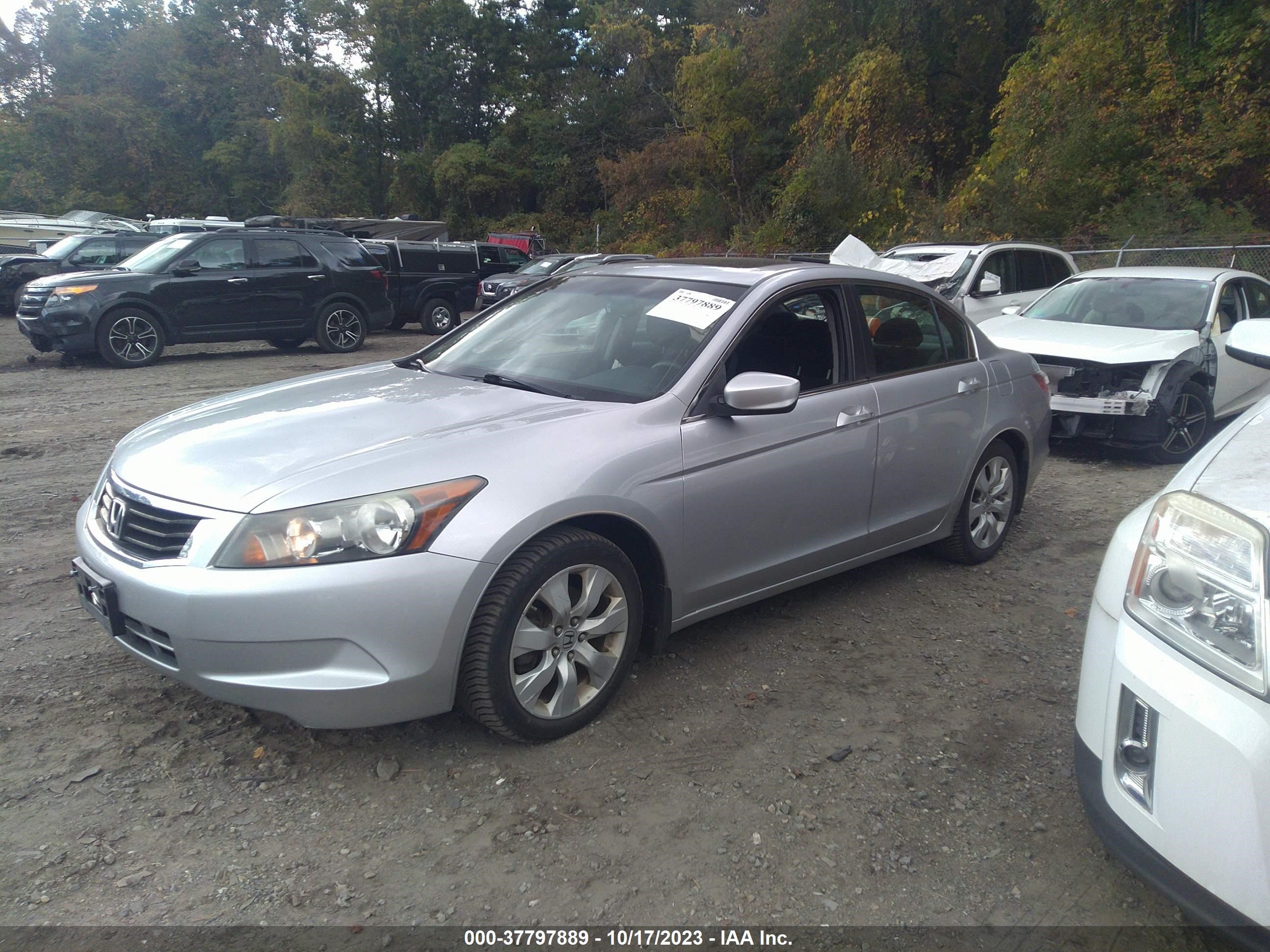 Photo 1 VIN: 1HGCP2F79AA048540 - HONDA ACCORD 