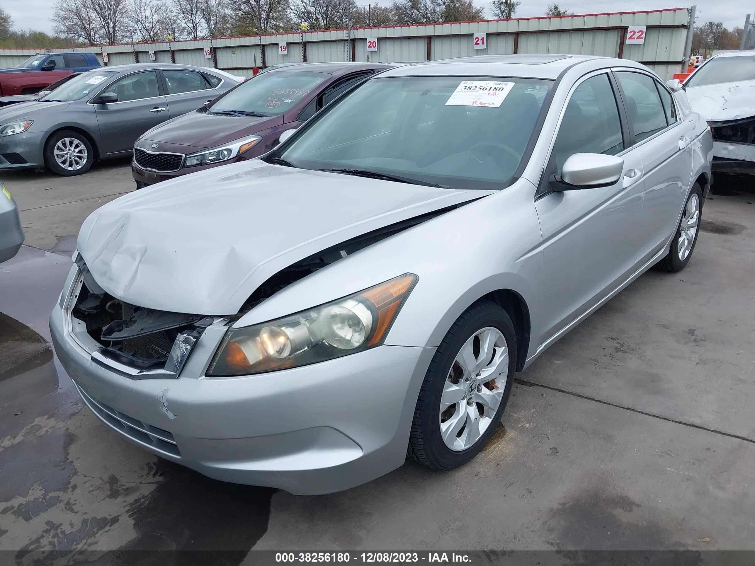 Photo 1 VIN: 1HGCP2F79AA087113 - HONDA ACCORD 