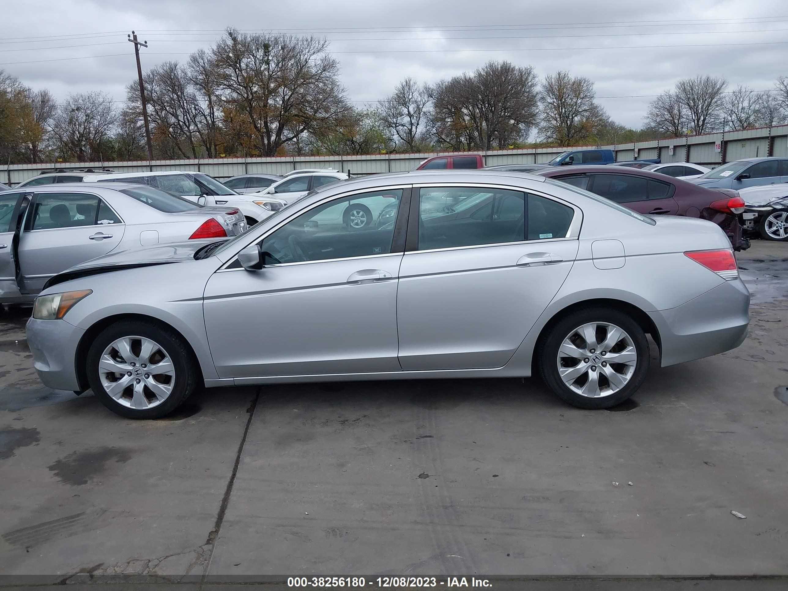 Photo 13 VIN: 1HGCP2F79AA087113 - HONDA ACCORD 