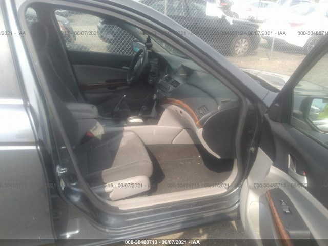 Photo 4 VIN: 1HGCP2F79BA005219 - HONDA ACCORD SDN 