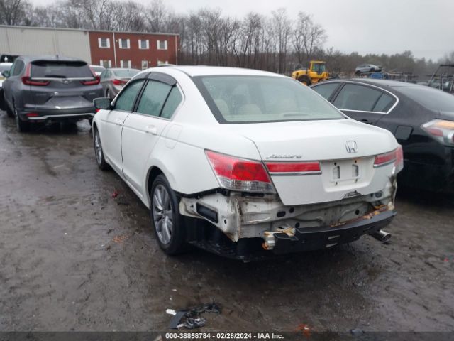 Photo 2 VIN: 1HGCP2F79BA076761 - HONDA ACCORD 