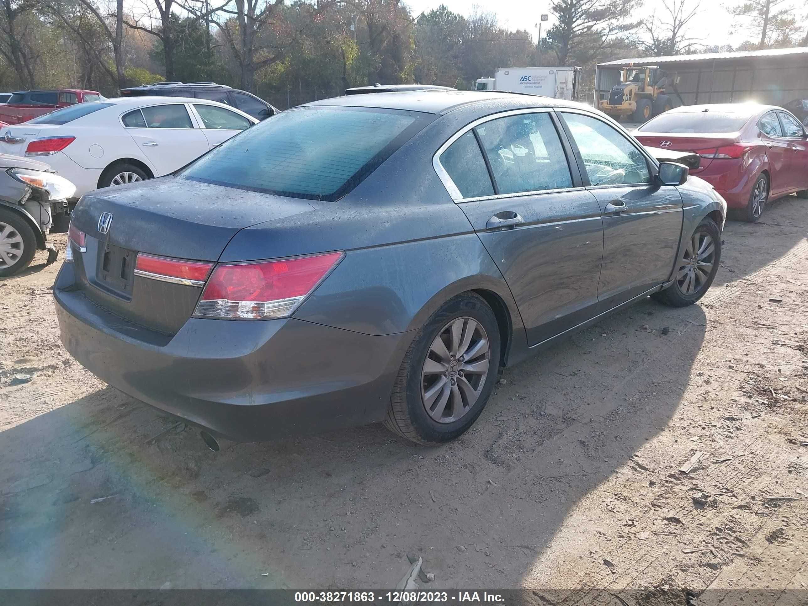 Photo 3 VIN: 1HGCP2F79CA021910 - HONDA ACCORD 