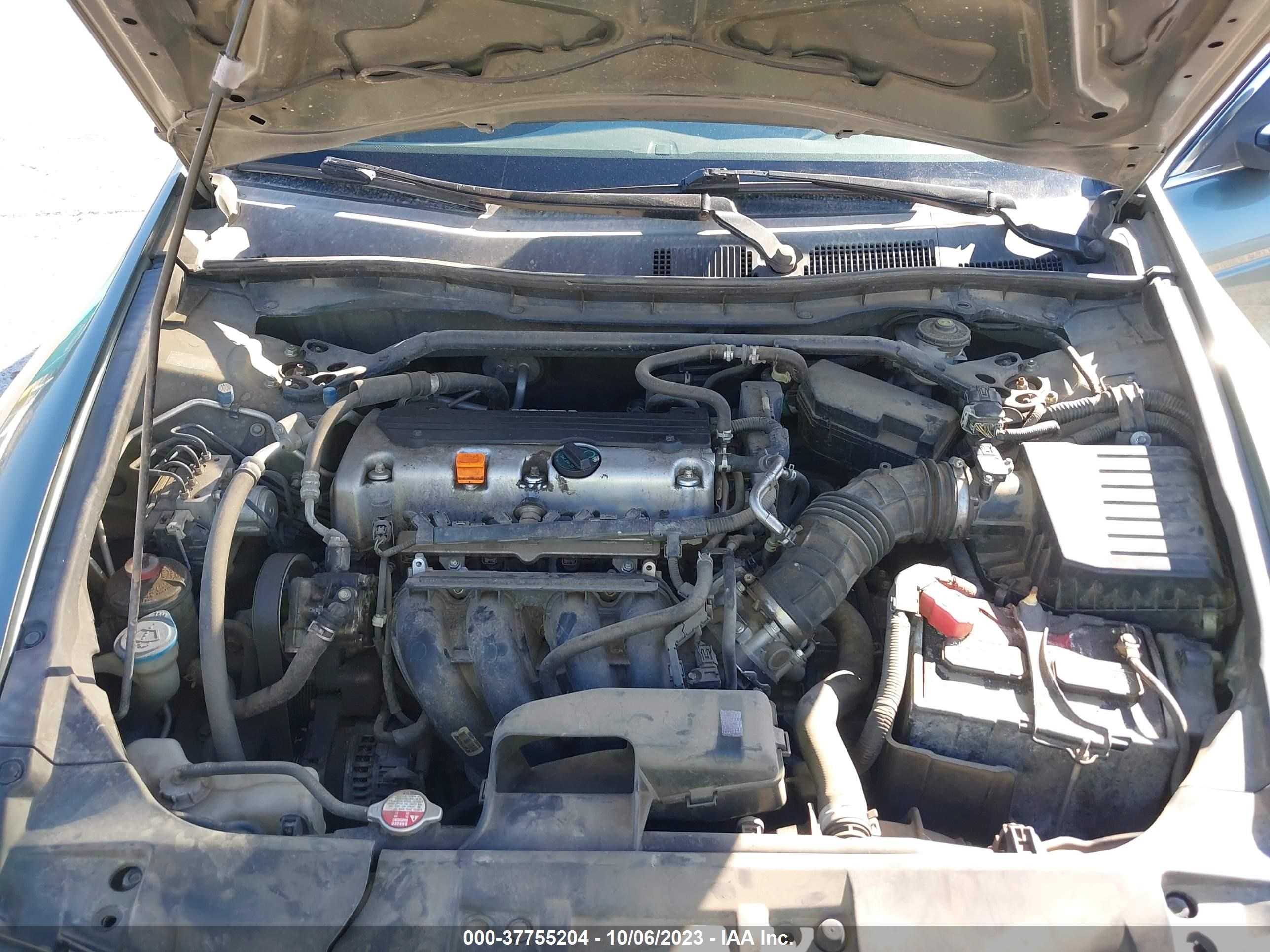 Photo 9 VIN: 1HGCP2F7XAA020522 - HONDA ACCORD 