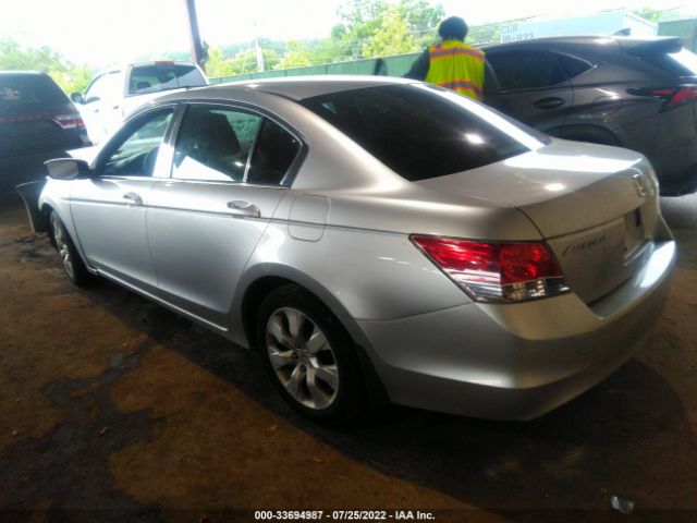 Photo 2 VIN: 1HGCP2F7XAA066142 - HONDA ACCORD SDN 