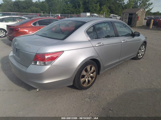 Photo 3 VIN: 1HGCP2F7XAA172171 - HONDA ACCORD SDN 