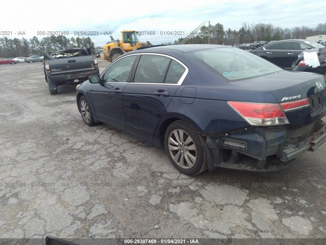 Photo 2 VIN: 1HGCP2F7XBA000563 - HONDA ACCORD SDN 