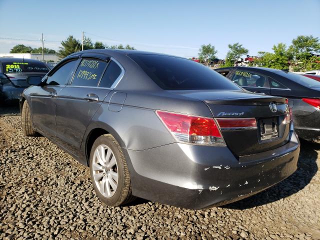 Photo 2 VIN: 1HGCP2F7XBA002393 - HONDA ACCORD EX 