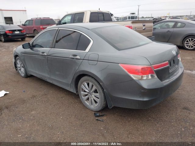 Photo 2 VIN: 1HGCP2F7XBA081693 - HONDA ACCORD 