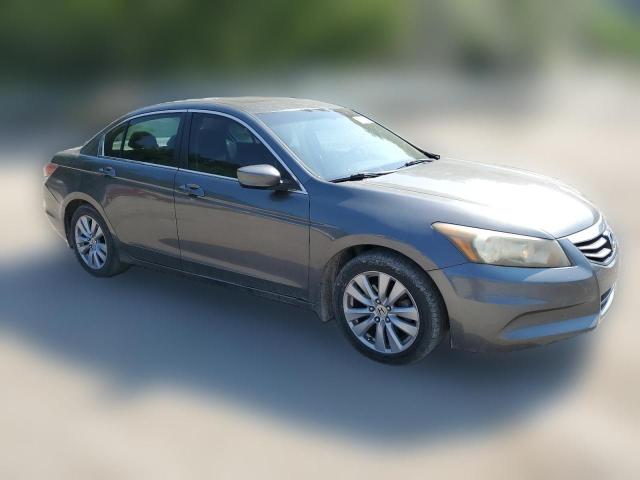 Photo 3 VIN: 1HGCP2F7XBA091379 - HONDA ACCORD 