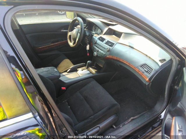 Photo 4 VIN: 1HGCP2F7XBA130181 - HONDA ACCORD SDN 