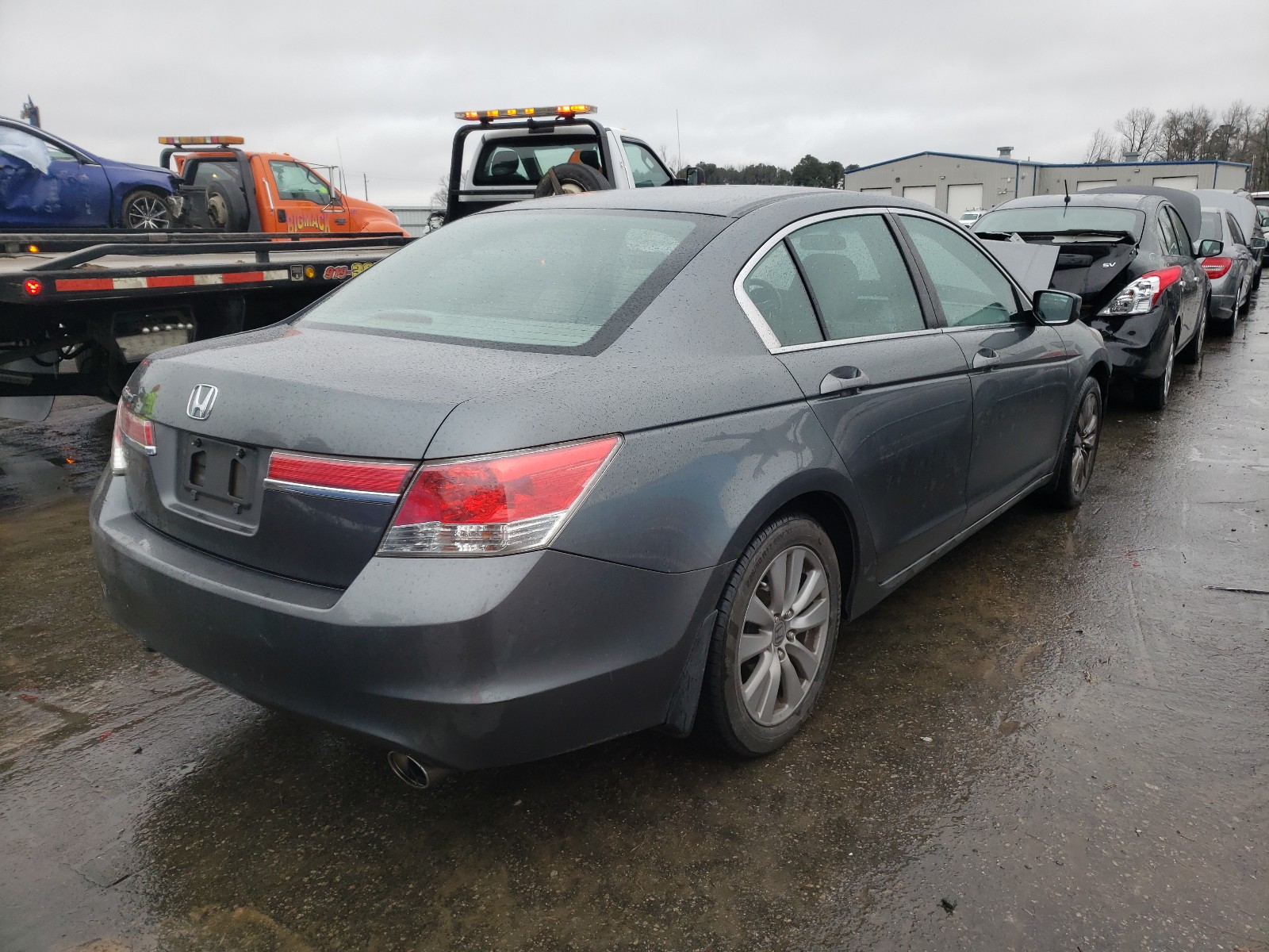 Photo 3 VIN: 1HGCP2F7XCA055080 - HONDA ACCORD 