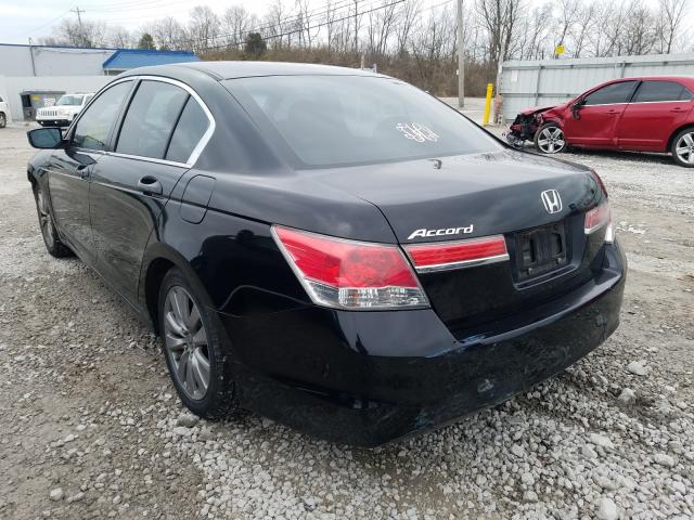 Photo 2 VIN: 1HGCP2F7XCA086958 - HONDA ACCORD 