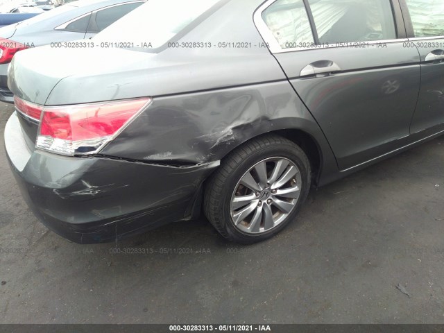 Photo 5 VIN: 1HGCP2F7XCA133177 - HONDA ACCORD SDN 