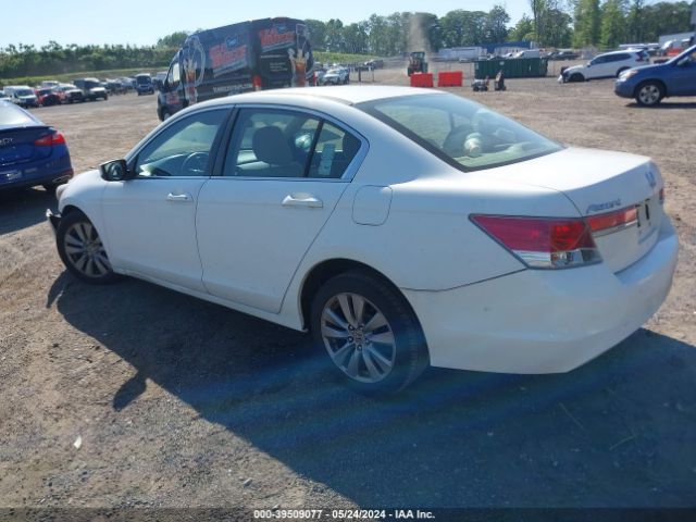 Photo 2 VIN: 1HGCP2F7XCA170715 - HONDA ACCORD 