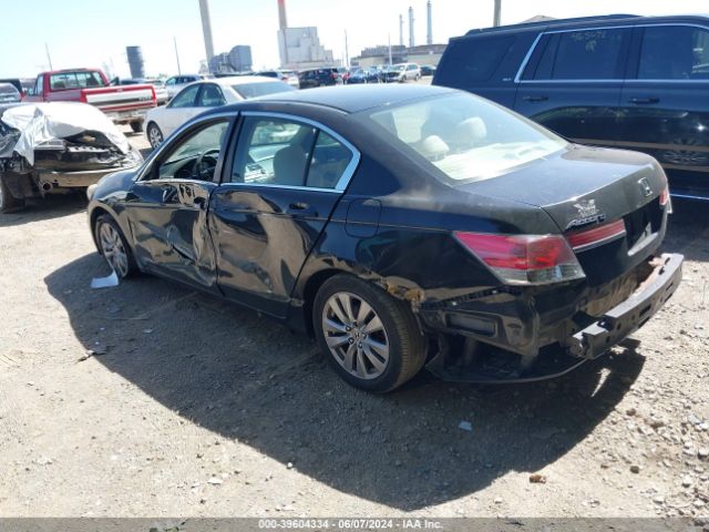 Photo 2 VIN: 1HGCP2F7XCA173484 - HONDA ACCORD 