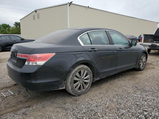 Photo 2 VIN: 1HGCP2F7XCA185165 - HONDA ACCORD 