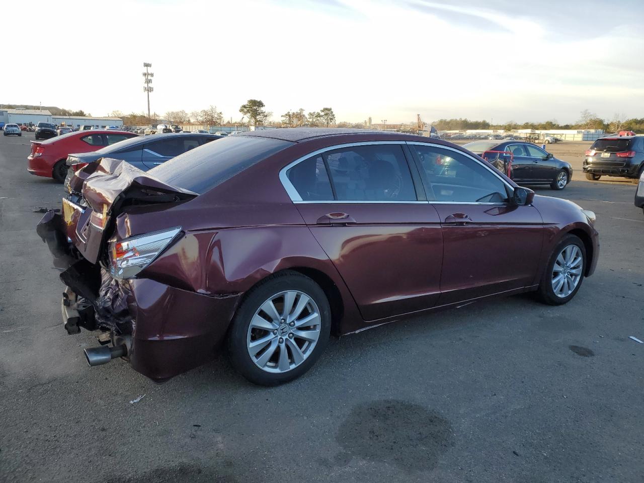 Photo 2 VIN: 1HGCP2F7XCA225132 - HONDA ACCORD 