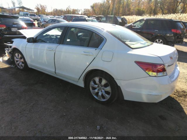 Photo 2 VIN: 1HGCP2F80AA033112 - HONDA ACCORD SDN 