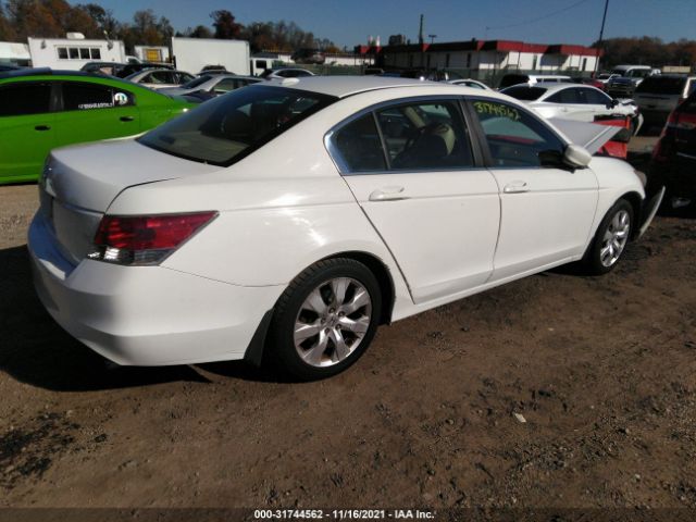 Photo 3 VIN: 1HGCP2F80AA033112 - HONDA ACCORD SDN 