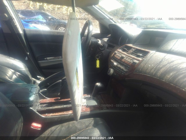 Photo 4 VIN: 1HGCP2F80AA068961 - HONDA ACCORD SDN 