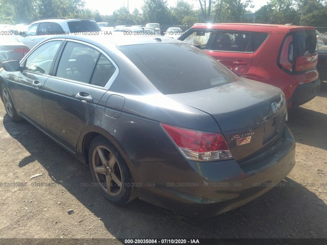 Photo 2 VIN: 1HGCP2F80AA081645 - HONDA ACCORD SDN 