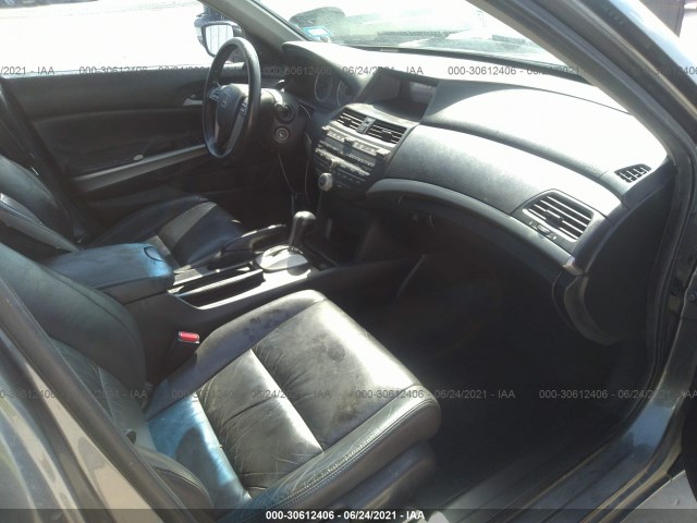 Photo 4 VIN: 1HGCP2F80AA088627 - HONDA ACCORD SDN 