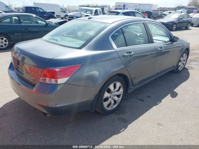 Photo 3 VIN: 1HGCP2F80AA101117 - HONDA ACCORD 