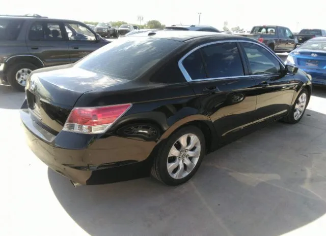 Photo 3 VIN: 1HGCP2F80AA136529 - HONDA ACCORD SDN 