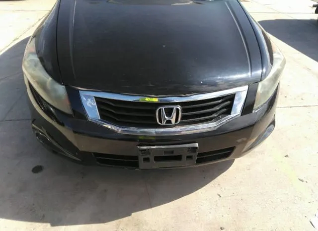 Photo 5 VIN: 1HGCP2F80AA136529 - HONDA ACCORD SDN 