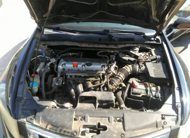 Photo 9 VIN: 1HGCP2F80AA136529 - HONDA ACCORD SDN 