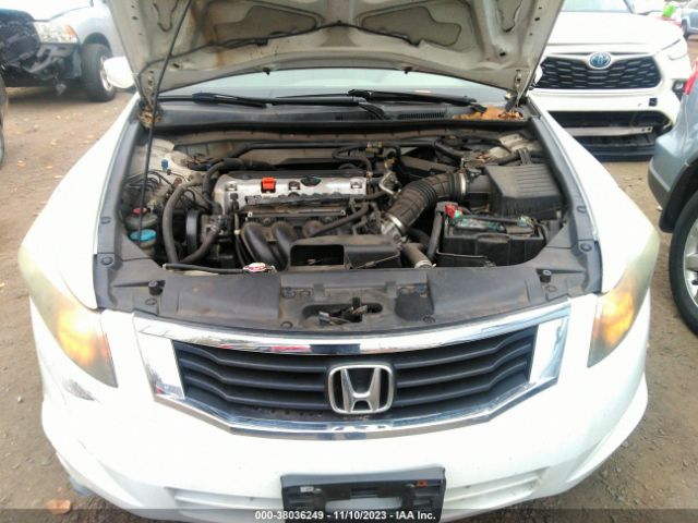 Photo 9 VIN: 1HGCP2F80AA151421 - HONDA ACCORD 