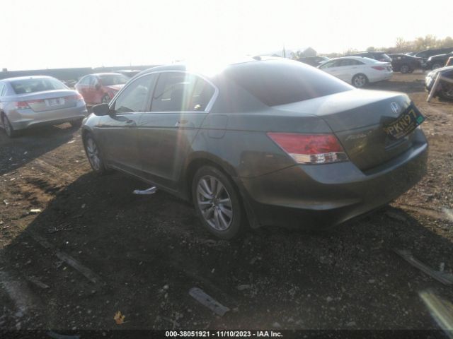 Photo 2 VIN: 1HGCP2F80AA168395 - HONDA ACCORD 