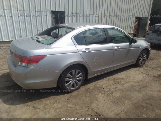 Photo 3 VIN: 1HGCP2F80BA007997 - HONDA ACCORD SDN 